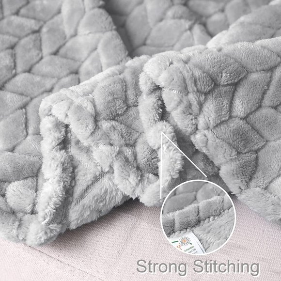 Light Grey Knit Jacquard Weave Pattern Decorative Warm Flannel Bed/Sofa Blanket - Picture 3 of 16
